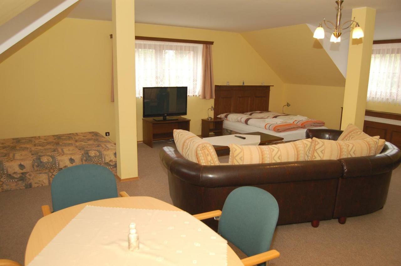 Apartmany Florian Frymburk Bagian luar foto
